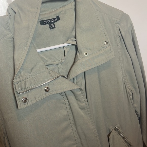 Jacket - Picture 2 of 4